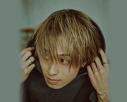 ��� ���^