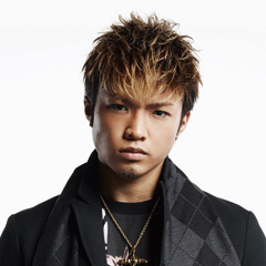 �������F