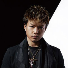 �������F