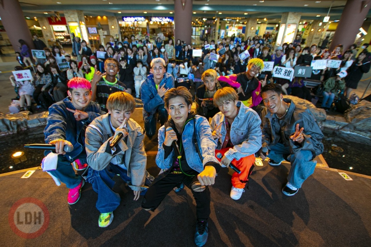 衣装 | PSYCHIC FEVER MEMBER BLOG | EXILE TRIBE mobile