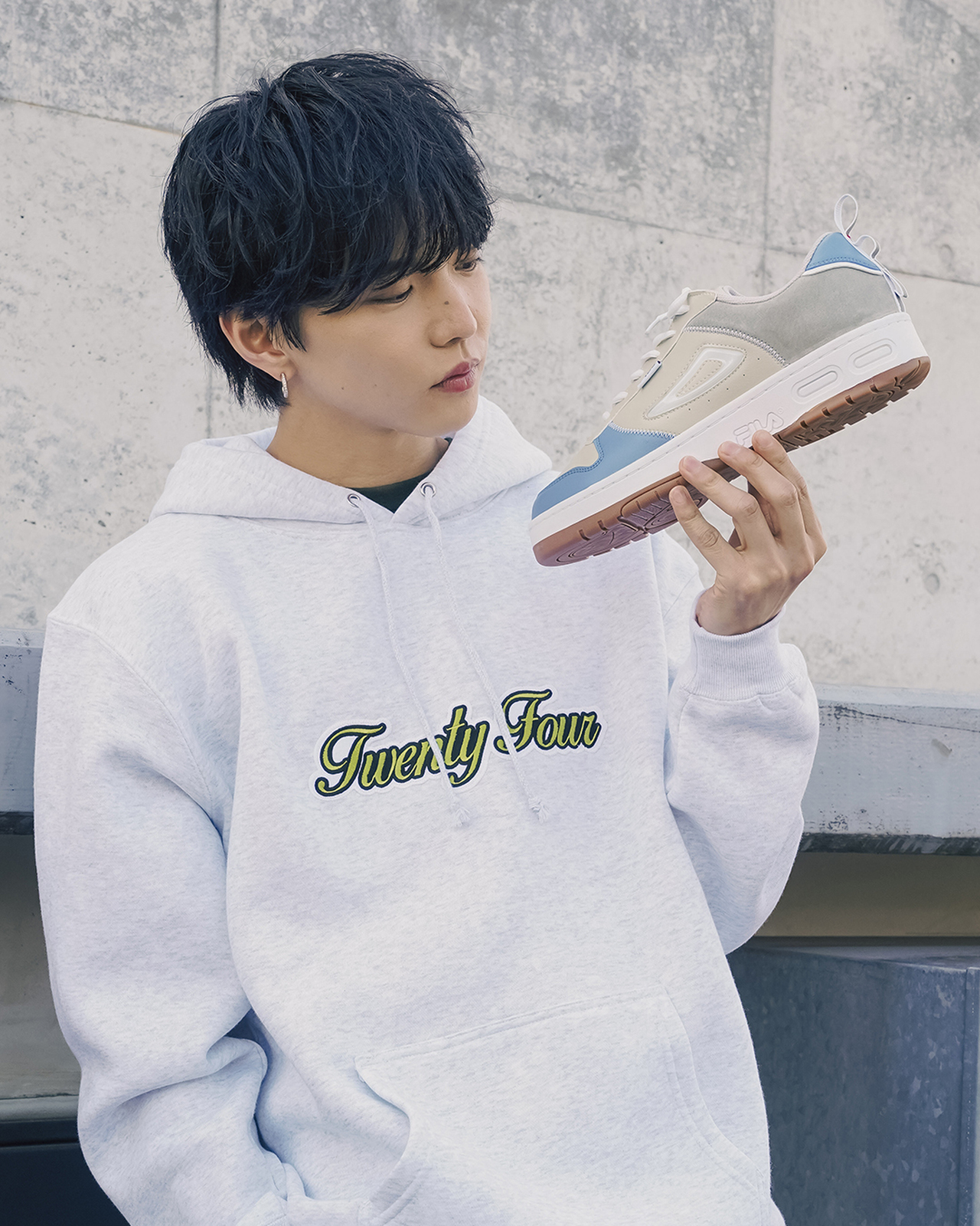 2/4(土)発売!!】FILA×24KARATSのコラボレーションスニーカーが